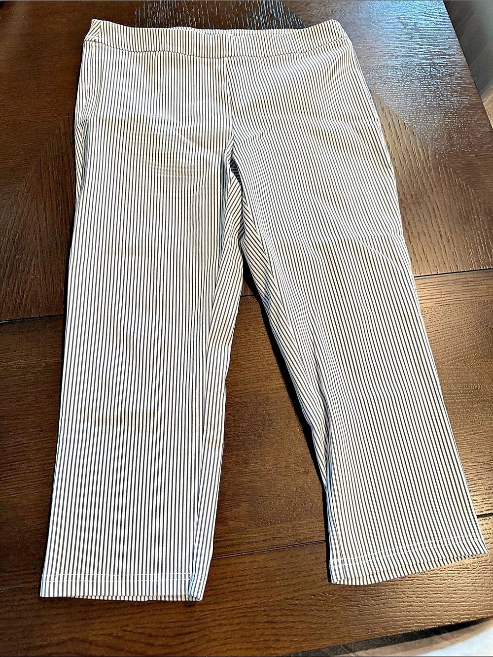 Nanette Lepore Striped Straight Capri Leg Pants in White & Blue Size Medium